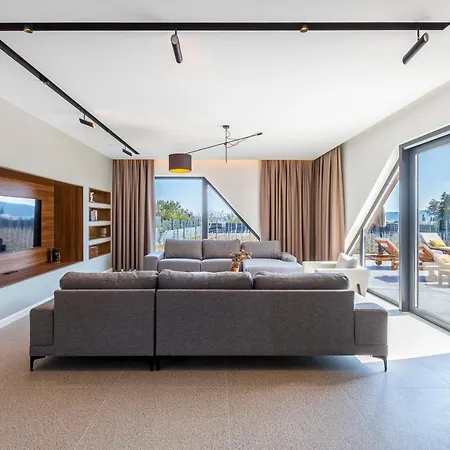Villa Seven Hearts With Heated Pool And Private Basketball Playground Near Split Kastela
