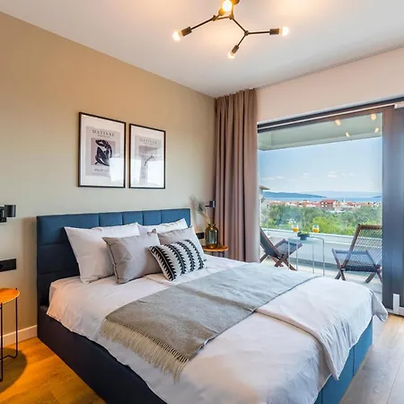 Seven Hearts With Heated Pool And Private Basketball Playground Near Split *