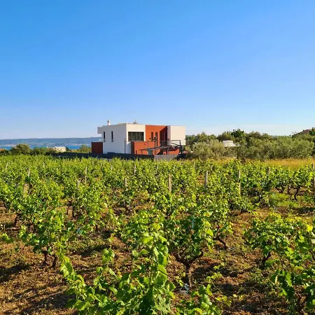 Seven Hearts With Heated Pool And Private Basketball Playground Near Split Villa *