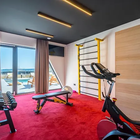 Seven Hearts With Heated Pool And Private Basketball Playground Near Split