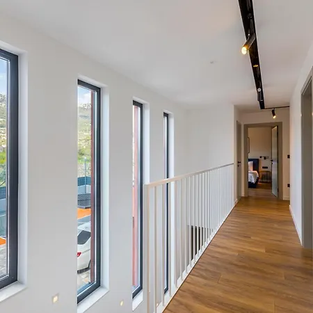 Villa Seven Hearts With Heated Pool And Basketball Court Near Split فيلة