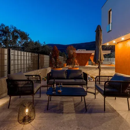 Seven Hearts With Heated Pool And Private Basketball Playground Near Split Villa *
