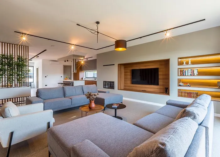 Seven Hearts With Heated Pool And Basketball Court Near Split Villa *