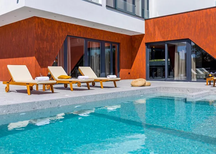 Seven Hearts With Heated Pool And Basketball Court Near Split Villa *
