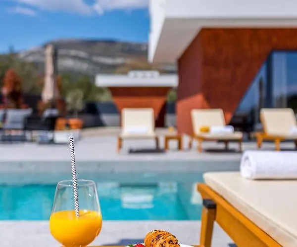 Seven Hearts With Heated Pool And Basketball Court Near Split Villa