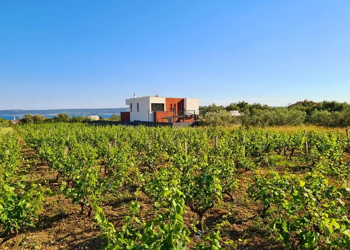 Seven Hearts With Heated Pool And Basketball Court Near Split Villa *